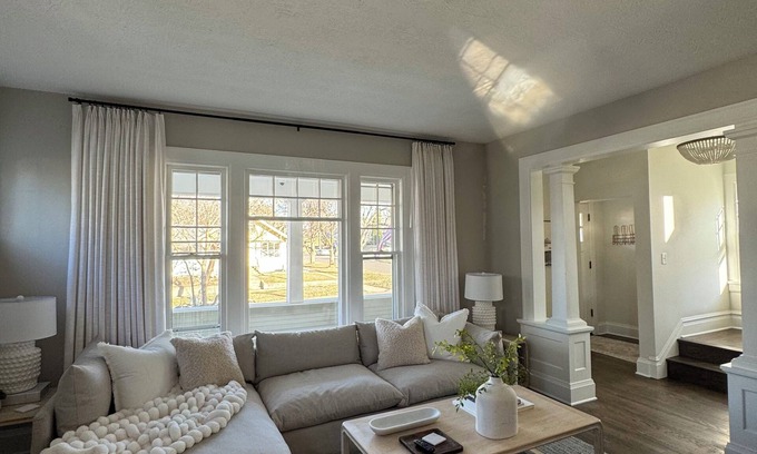 Sioux Falls House | Cozy and accomodating designer home near downtown and McKennan Park - sleeps 10+