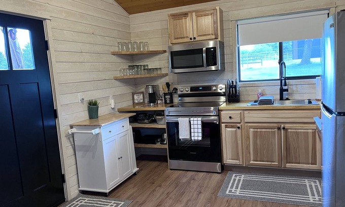 Florence Cabin | Cozy and Comfortable tiny home located by the Bitterroot River.