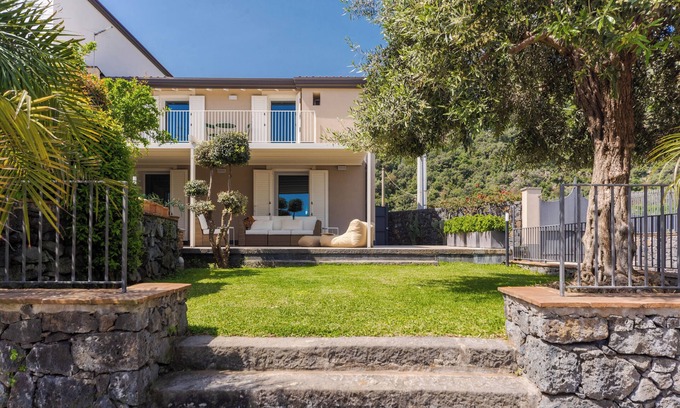 Santa Tecla House | Cozy and elegant villa in Santa Tecla, a few steps from the beach