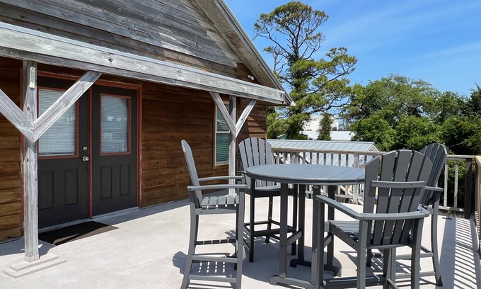 St. George Island Villa | Cozy and located in the center of the island close to local shops & restaurants!