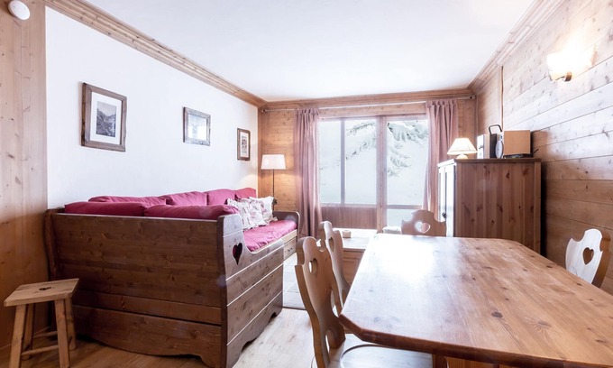 Val-d'Isere Apartment | Cozy and Stylish Apartment with WiFi in La Roche des Fours Residence, Val-d'Isère