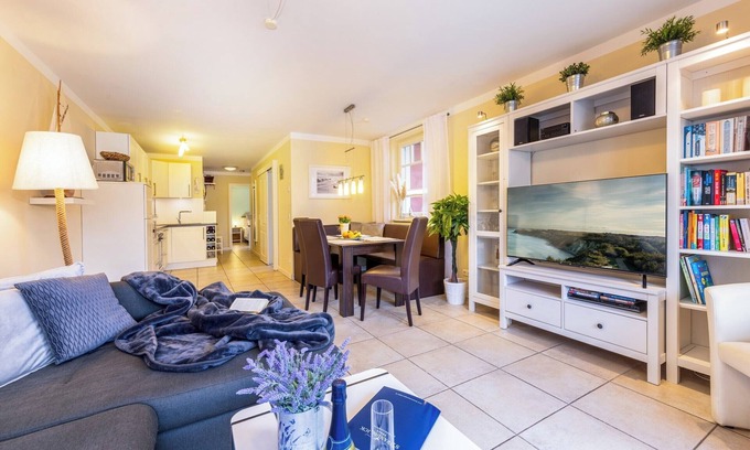 Zingst Apartment | Cozy apartment in a central location