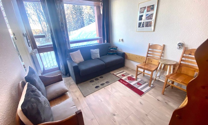 Arc-1800 Apartment | Cozy apartment · Near shops · Balcony · 4 pers