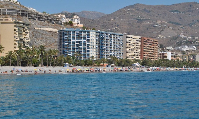 Velilla-Taramay Apartment | Cozy apartment in Almuñécar, pool, tennis, close to the beach