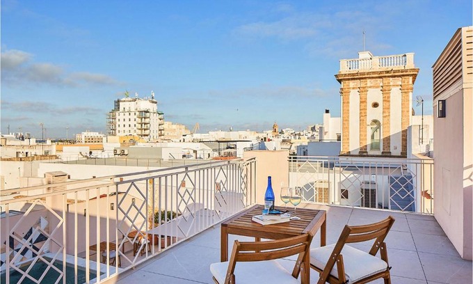Old Town Apartment | Cozy Apartment In Cádiz With Wifi