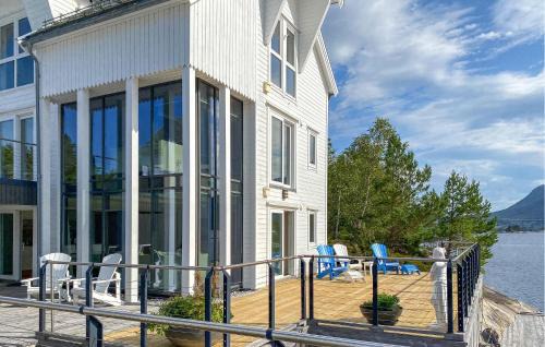 Ulstein Municipality Apartment | Cozy Apartment In Gurskøy With Sauna