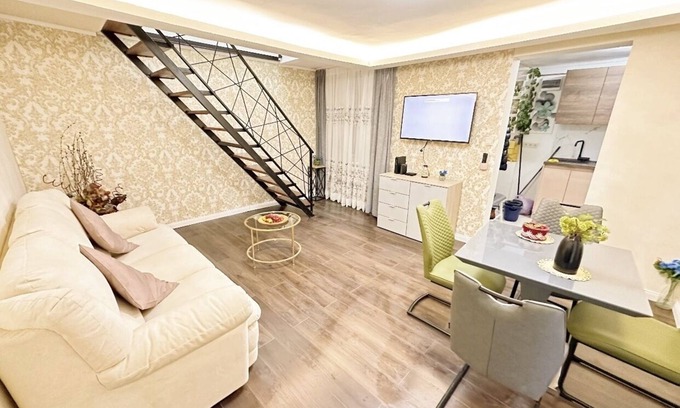 Palace District Apartment | Cozy Apartment in the City Center