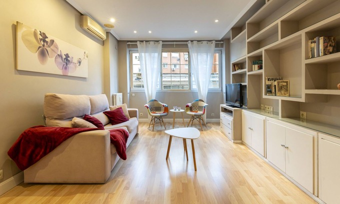 Guindalera Apartment | Cozy Apartment Madrid. Bº SALAMANCA, IFEMA. AEROPUERTO. 2 ROOMS- 6 PAX - ELEVATOR