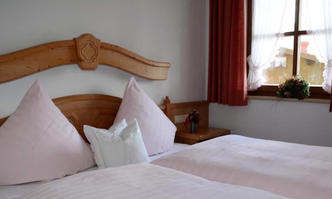 Entfelden Apartment | Cozy apartment Untersberg with kitchen and sunny balcony 45sqm