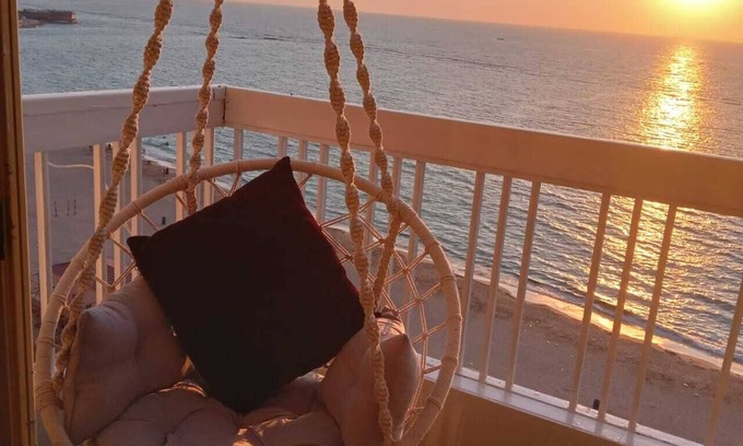 Al-Muntazah Apartment | Cozy apartment with Seaview in lovely Alexandria with WiFi, AC