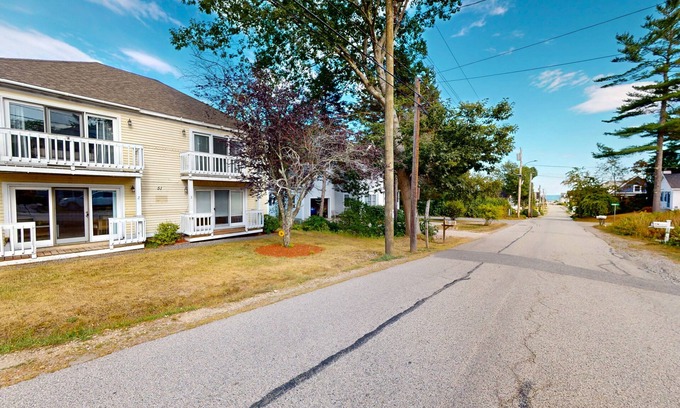 York Beach Condo | Cozy Beach Condo: Easy Walk to the Best Part of the Beach & Top Restaurants