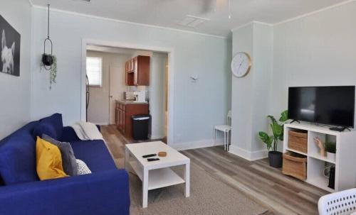 Jacksonville Beach Apartment | Cozy Beach Hideaway - 1 block to the beach