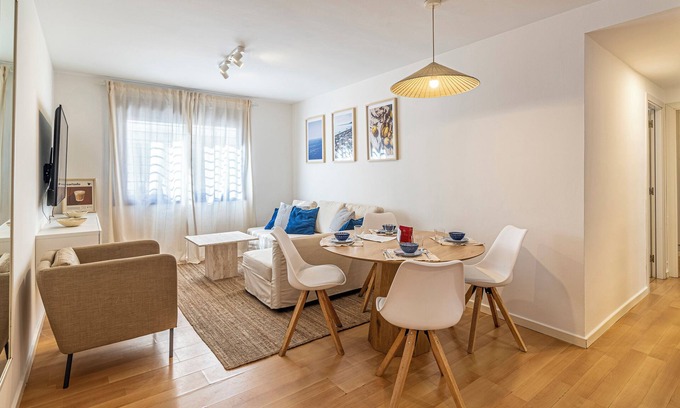 El Palo Apartment | Cozy Beachfront Apartment in Pedregalejo, Málaga