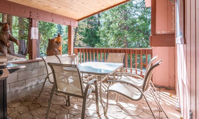 Yosemite West Cabin | Cozy Bear South – Charming 2bd Cabin in Yosemite!