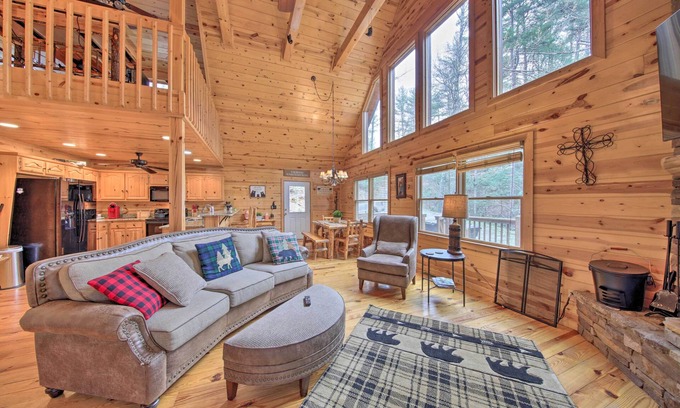 Raccoon Ridge Cabin | Cozy Blue Ridge Cabin w/Sauna & Trail Access!