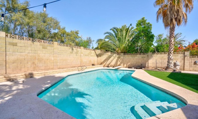 Mesa House | Cozy Boho Mesa Home with Diving Pool!