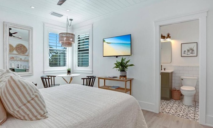 Lake Park Apartment | Cozy brand new studio in the heart of downtown Naples
