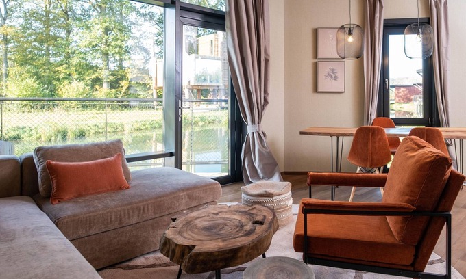 Maubray House | Cozy Bungalow by the Lake