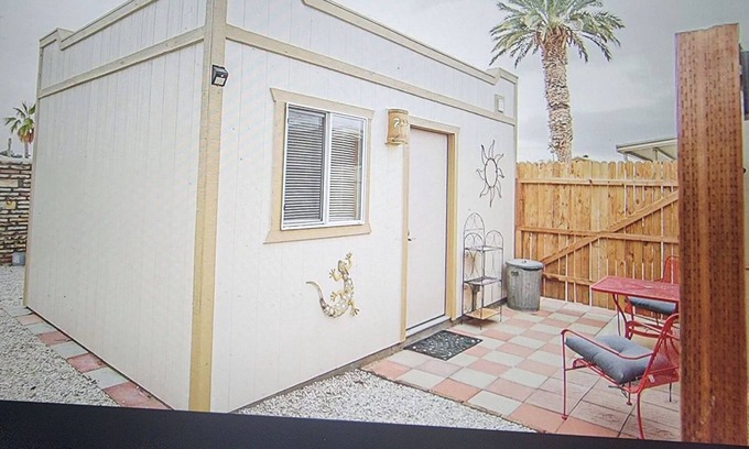 The Foothills House | Cozy bungalow in charming Yuma with AC, WiFi with Queen bed