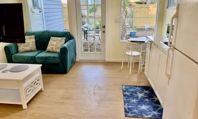 La Vista Cottage | Cozy Bungalow, one mile from the beach. Pet friendly with no pet fees.