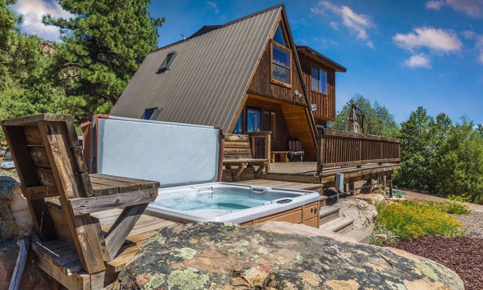 Pleasant Valley Cabin | Cozy Cabin - Beautiful Views of the Surrounding Peaks - Hot Tub STR2024-062