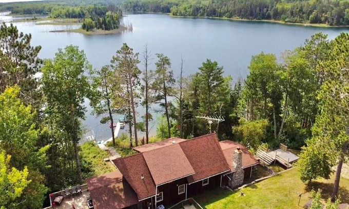 Long Lost Lake Cabin | Cozy cabin getaway in northern Minnesota! Beds for 8.