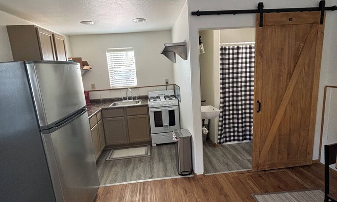 Sturgis Cabin | Cozy cabin in enjoyable Sturgis with WiFi, AC
