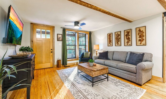 Ashley Oaks House | Cozy Cabin in the Woods w/Playroom, Deck & Lounge