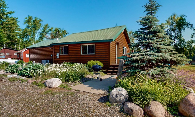 Mercer Cabin | Cozy Cabin located on the Turtle Flambeau Flowage, great for all seasons!