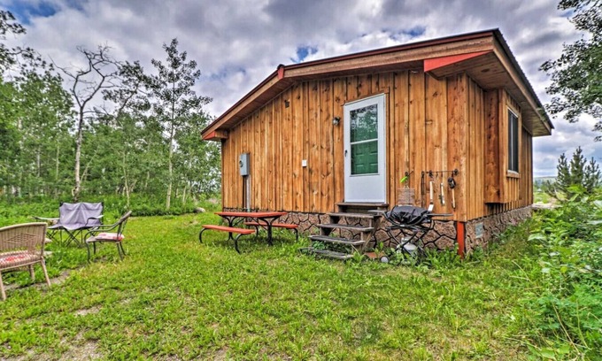 Babb Cabin | Cozy Cabin Near Glacier Park