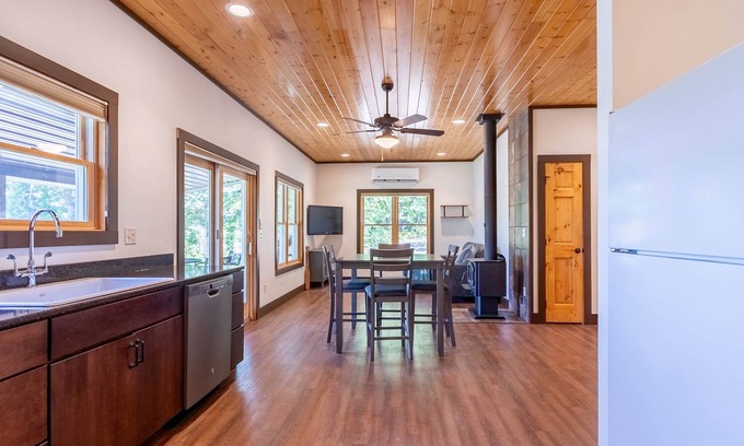 Clitherall Cabin | Cozy Cabin on Private Lake! Kayaks, Firepit, Fishing! Relaxing. Pet Friendly.