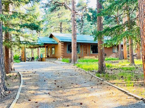 Rye House | Cozy Cabin on the Creek