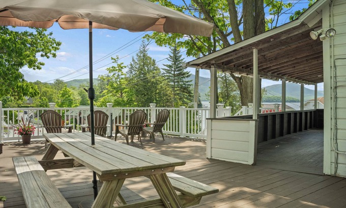 Bolton Landing Cabin | Cozy Cabin with 40ft Covered Dock on Lake George