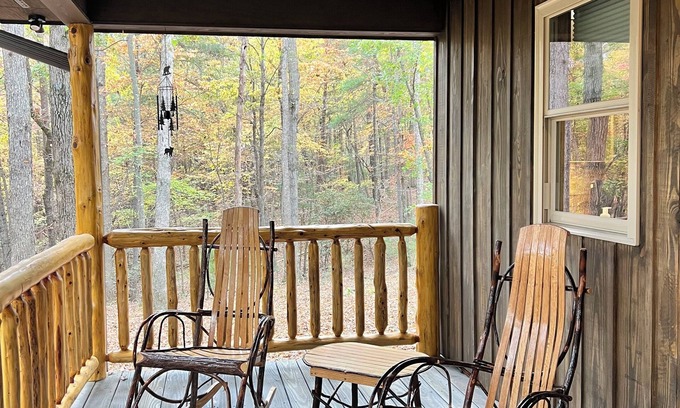 State Road Cabin | Cozy cabin with WiFi, gas logs, AC, and big window to watch wildlife in State Rd