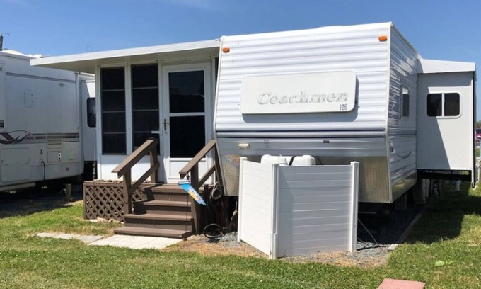 Rogers Bay Apartment | Cozy Camper North Topsail Beach