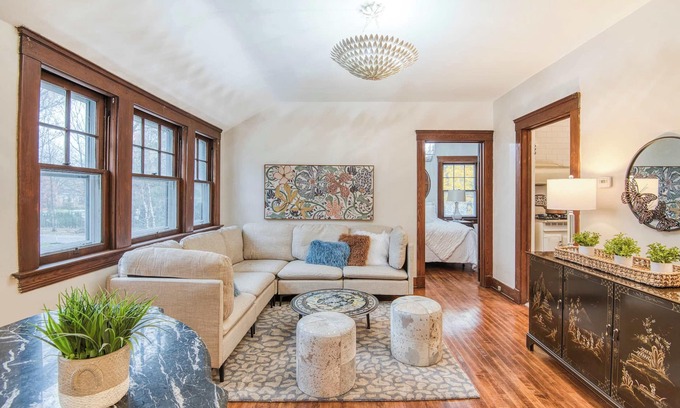 Cleveland House | Cozy Carriage House | 1BR Cleveland Heights Hideaway