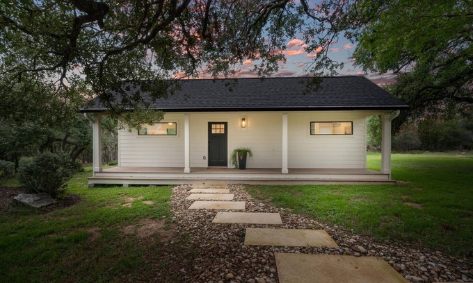 Brushy Creek Cottage | Cozy Casita/Cottage on 3 acres in the middle of the city! Quiet and Relaxing.