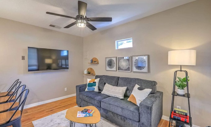 Huning Highland Historic District House | Cozy Casita · Walk to Old Town & Downtown ABQ!