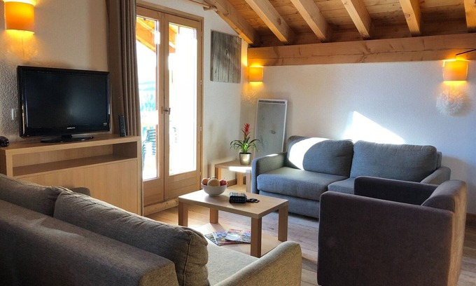 Flaine Apartment | Cozy Chalet Near Slopes