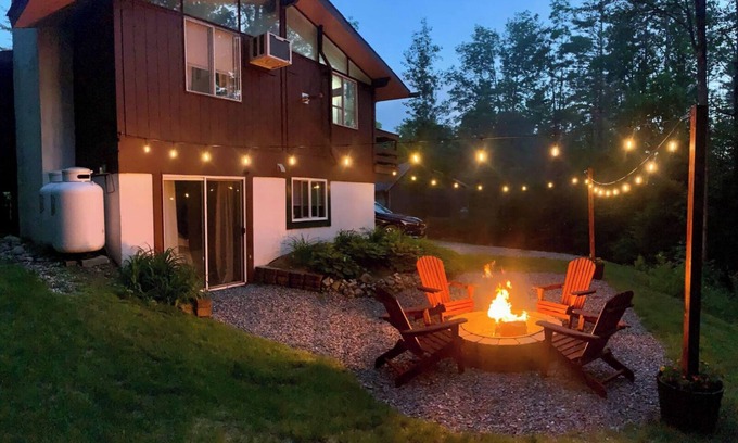 Londonderry Ski Chalet | Cozy Chalet on Magic Mountain