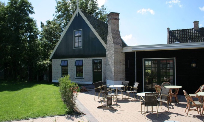 Hippolytushoef Ski Chalet | Cozy chalet with dishwasher, near the Wadden Sea