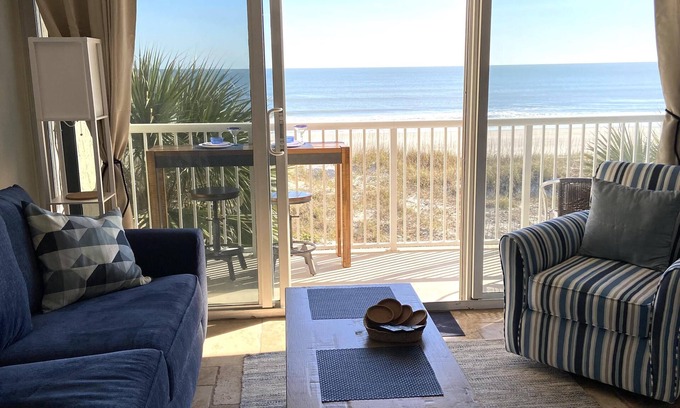 Jacksonville Beach Condo | Cozy & Cheerful Oceanfront 2-bedroom condo w/pool