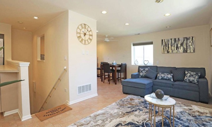 Arlington Heights Apartment | Cozy Chicago Suburban Apartment