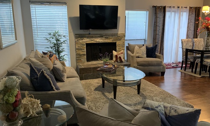 Houston Condo | Cozy, clean, quiet 2Bd/2Ba fully furnished condo in the heart of Galleria