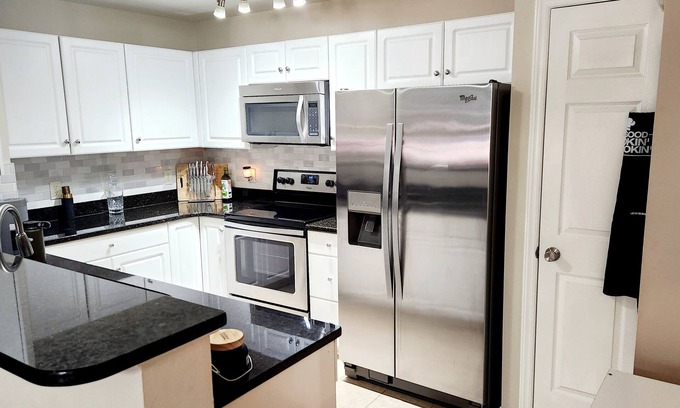Greensboro Condo | Cozy, Comfy, Convenient Condo