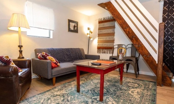 Mount Washington Cottage | Cozy & Comfy Cottage in the City - w/parking!