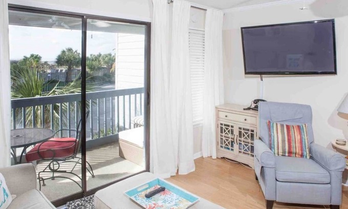 Tybee Island Condo | Cozy condo by the beach at Tybee Savannah