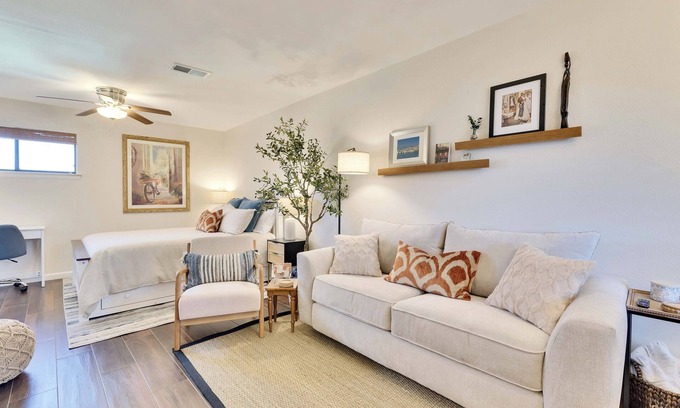 Hyde Park Condo | Cozy Condo in Historic Hyde Park