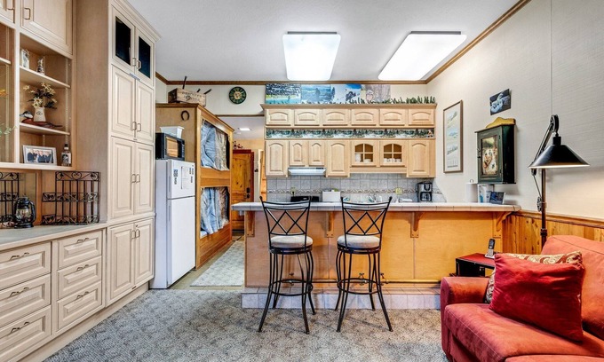 Bear Valley Condo | Cozy Condo in the Heart of BV - Condo Bear #104 by Bear Valley Vacation Rentals