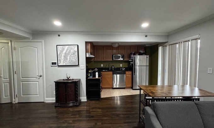 Queens Condo | Cozy Condo Studio in charming Astoria with AC, 1 GB WiFi